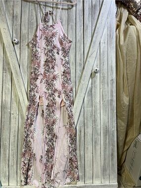 Sleeveless Pink Floral Halter Maxi Dress